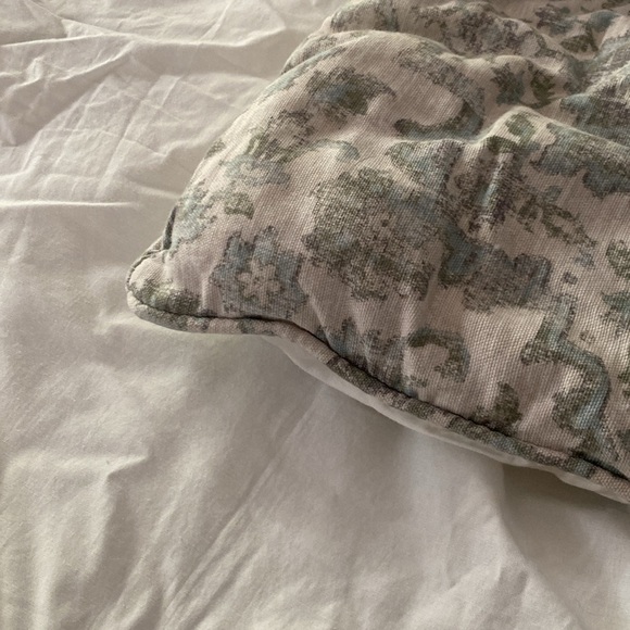 Biltmore Linen Comforter Set - Picture 7 of 7